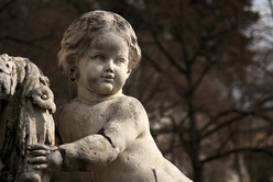 Statue d'enfant 